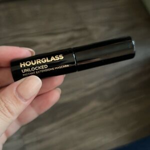 Hourglass Unlocked Instant Extensions Mascara Travel Size NWT NEVER USED